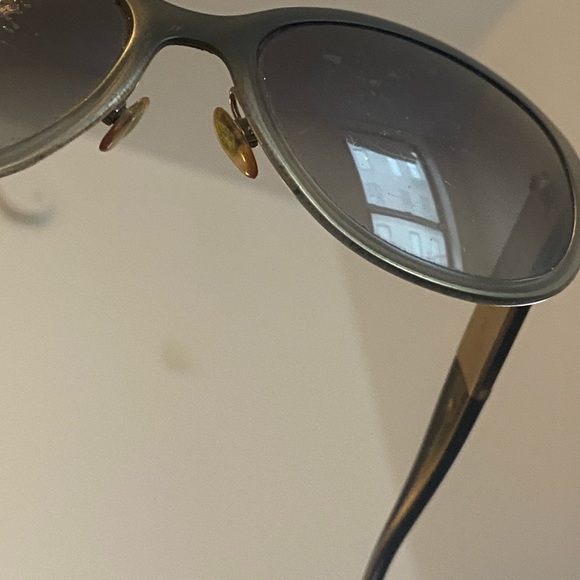Burberry Sunglasses used/ damaged condition - Picture 3 of 10